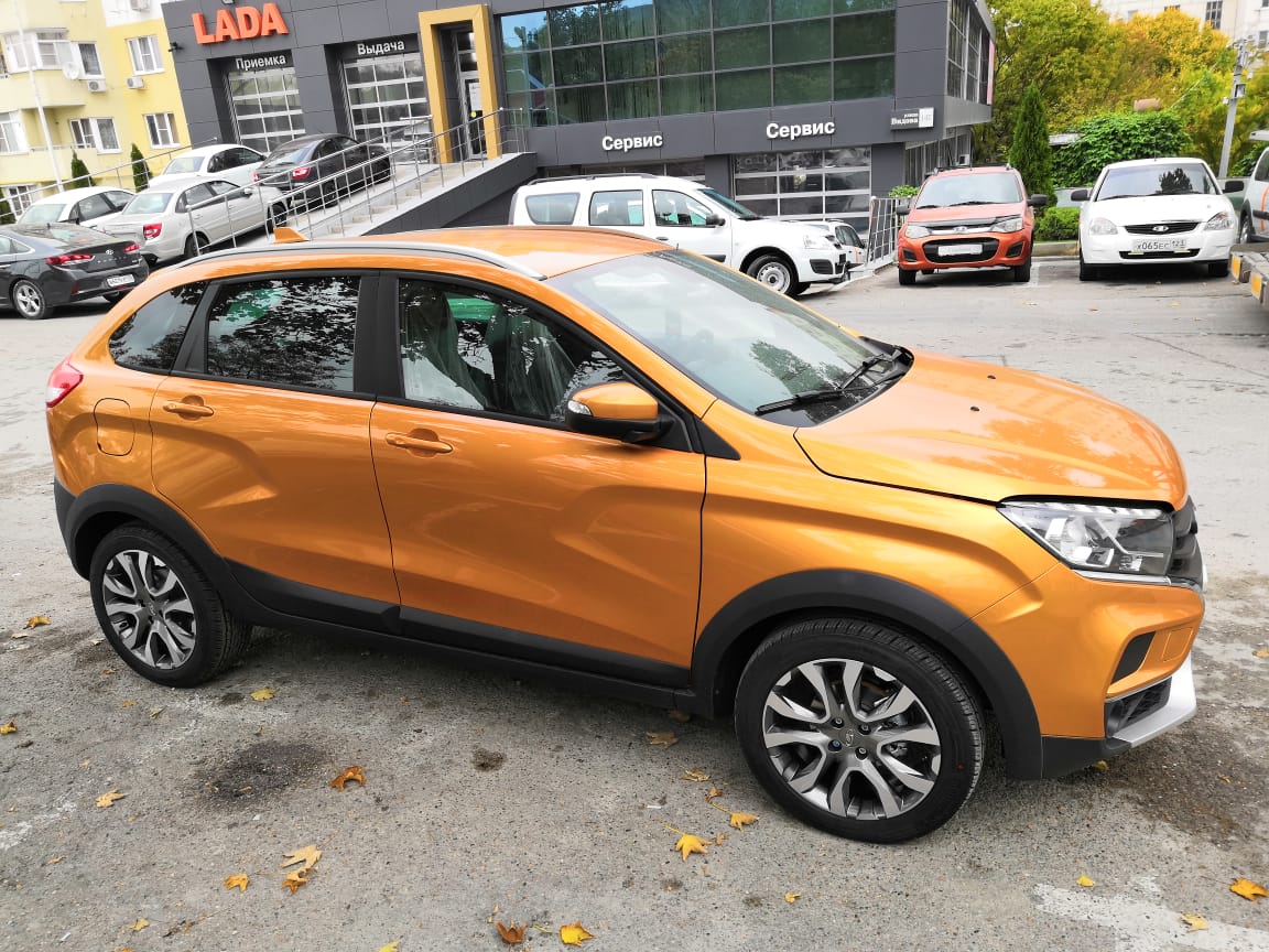 LADA XRAY Cross уже в Л-АВТО!